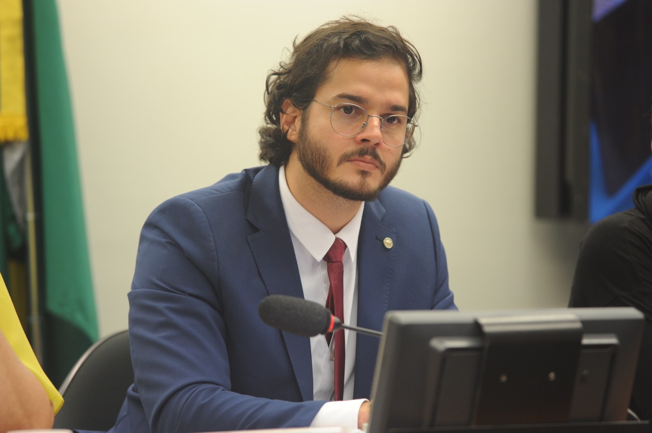 Deputados pernambucanos reagem ao aumento do salário mínimo proposto por Bolsonaro