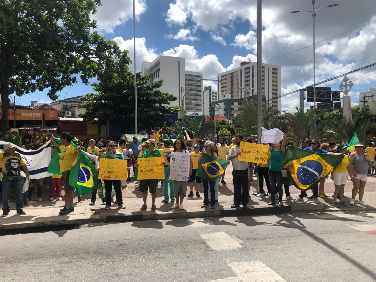 Ato em apoio ao governo Bolsonaro acontece em Caruaru