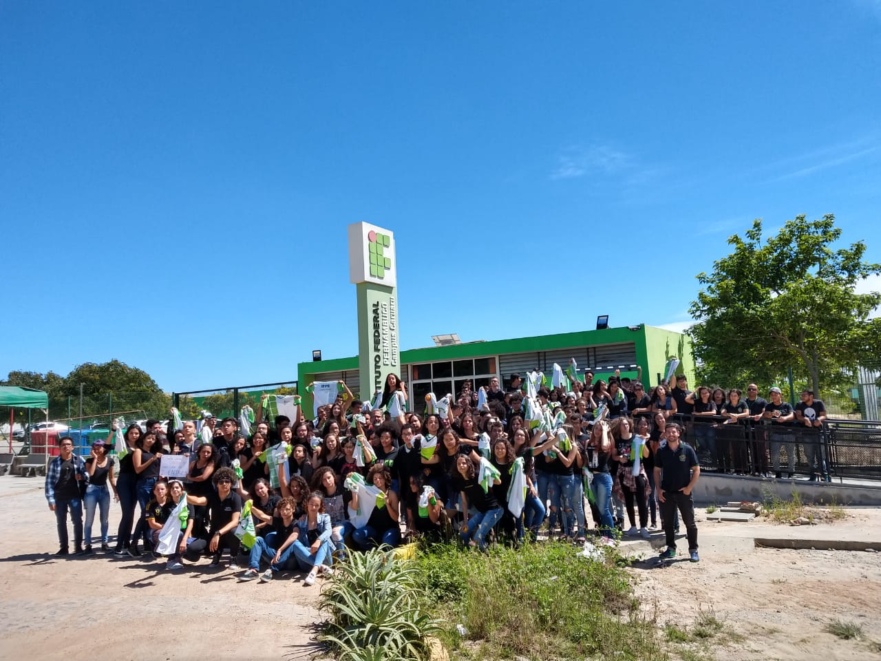 Estudantes do IFPE Caruaru realizam manifestação contra cortes do governo Bolsonaro na Educação