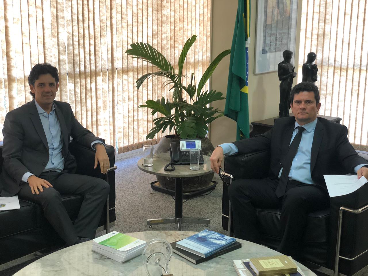 Daniel Coelho se reúne com Sérgio Moro e garante apoio aos projetos de combate à corrupção e anti-crime
