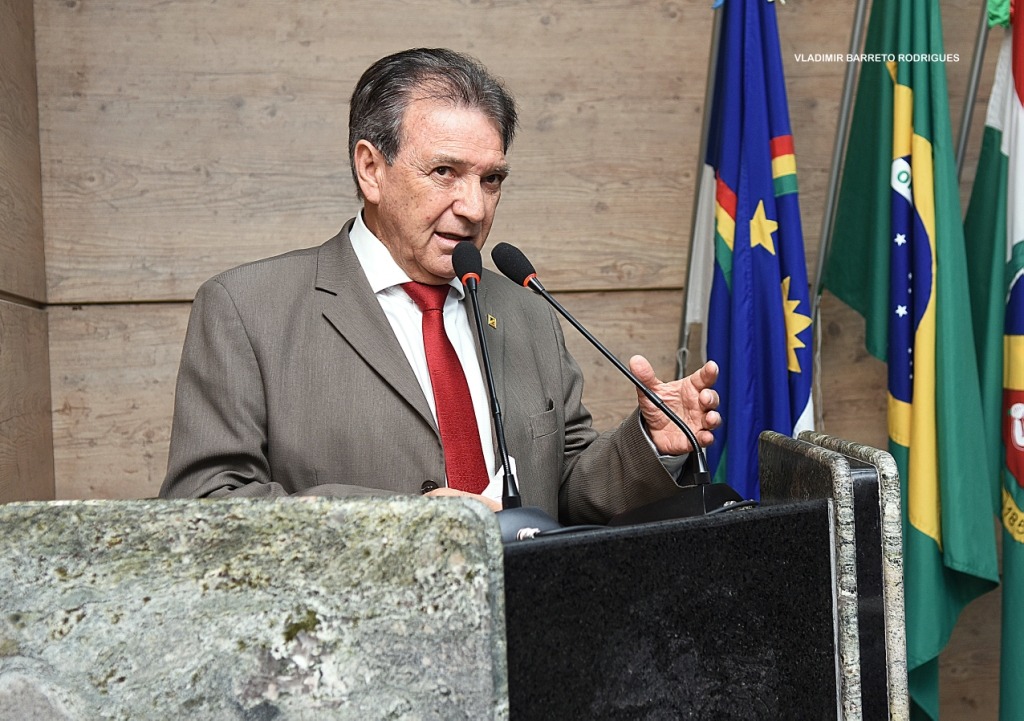 Lula Tôrres comemora aprovação das contas da Câmara de Caruaru no TCE-PE