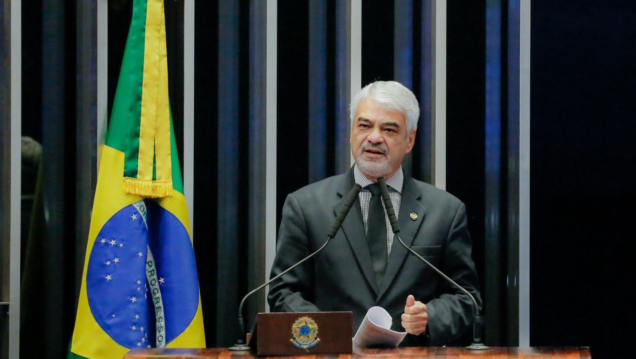 Eleição de Bolsonaro em 2018 foi fraudada e chapa tem de ser punida, diz Humberto