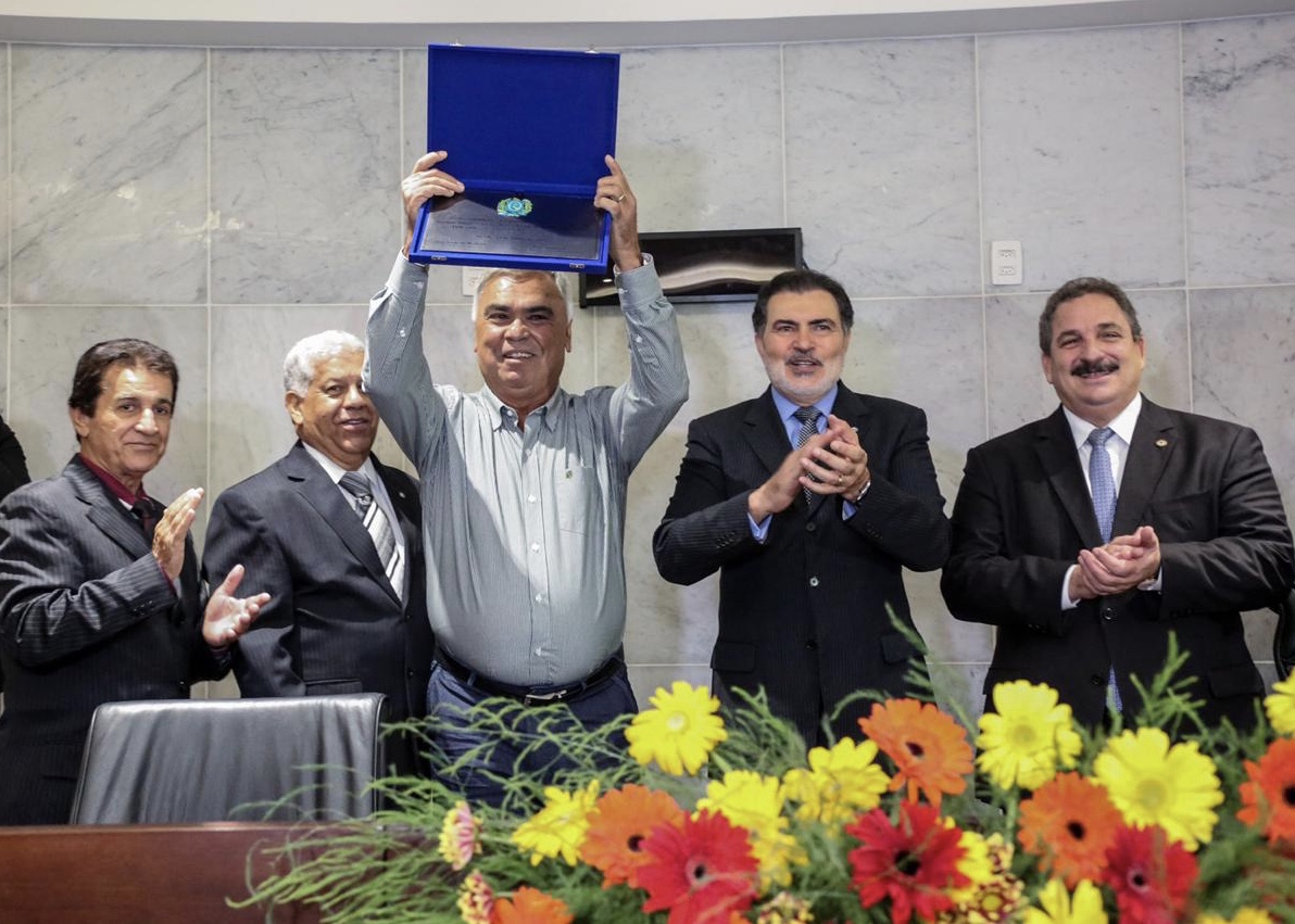 Central recebe homenagem na Alepe pelo seu centenário