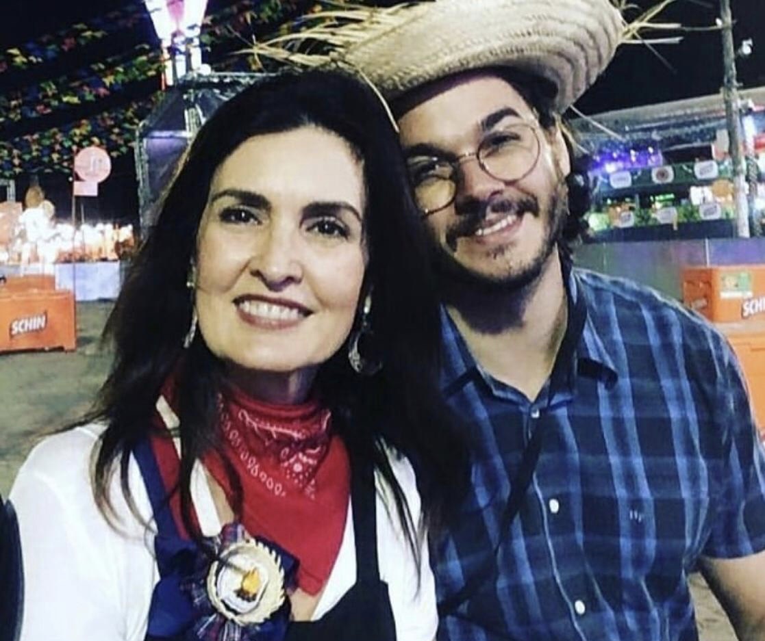 Túlio Gadêlha e Fátima Bernardes visitam o São João de Caruaru