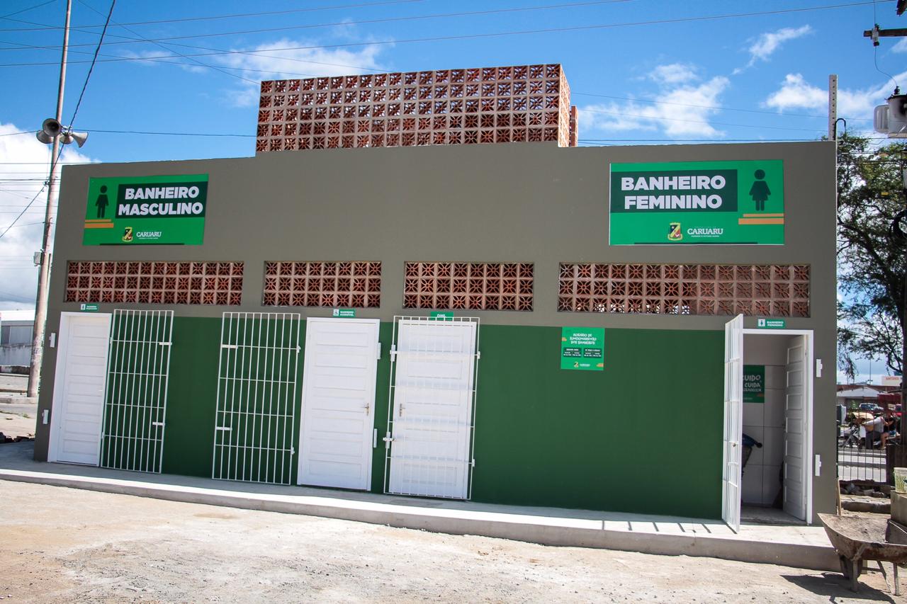 Prefeitura entrega novas baterias de banheiros no Parque 18 de Maio e anuncia obras de requalificação no local