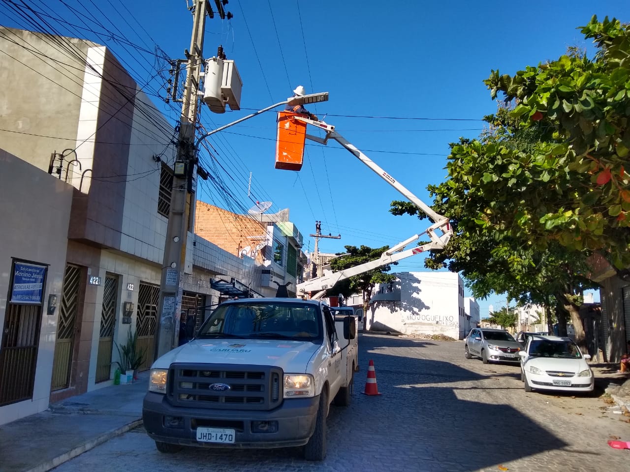 Lula Tôrres comemora melhoria da iluminação pública no Bairro São Francisco