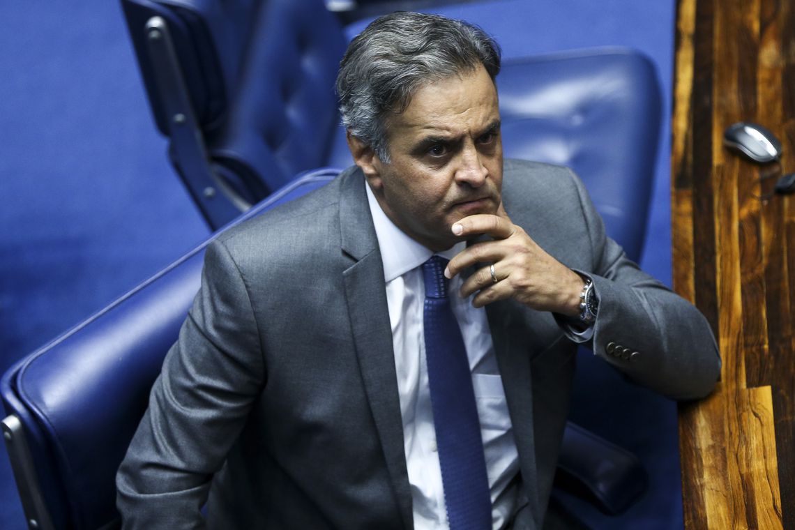 Cúpula do PSDB quer Aécio Neves fora do partido