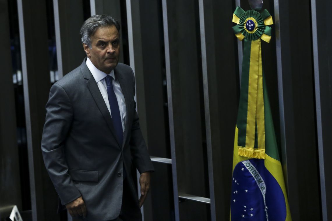 Aécio Neves ganha sobrevida dentro do PSDB