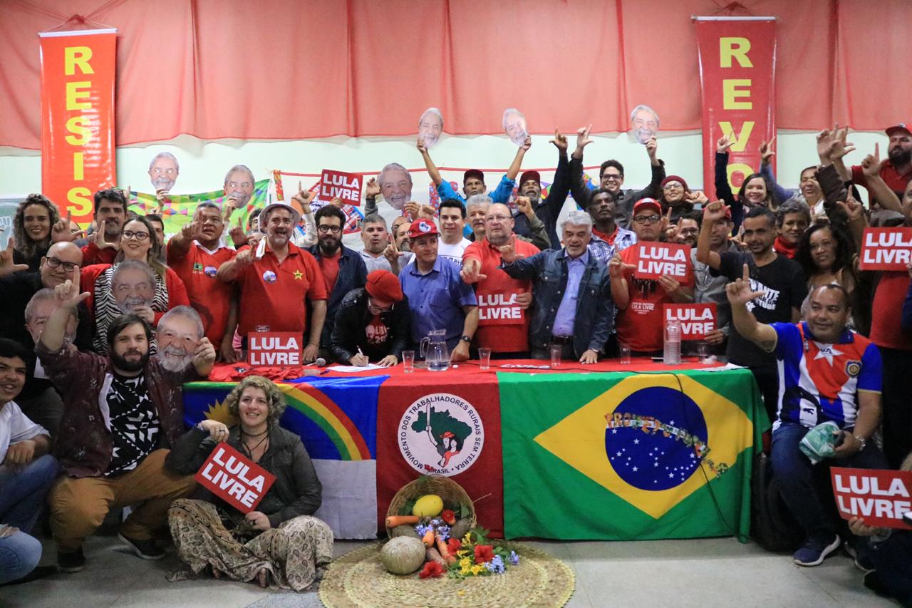 Parlamentares do PT encerram Caravana da Resistência em Caruaru