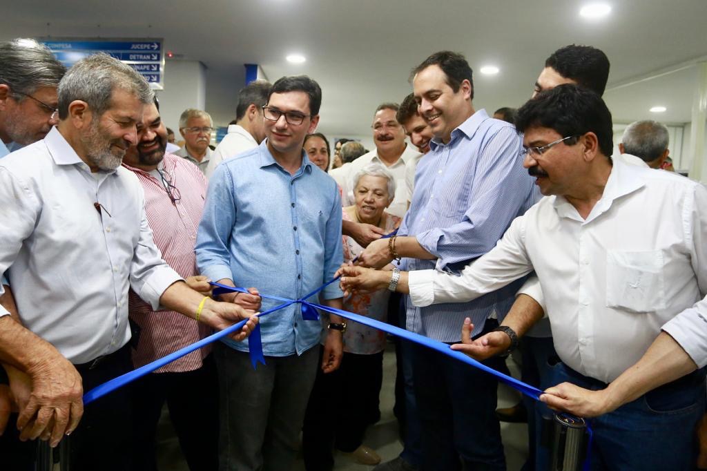 No Sertão, Paulo Câmara inaugura Expresso Cidadão e participa de caravana do 13º do Bolsa Família