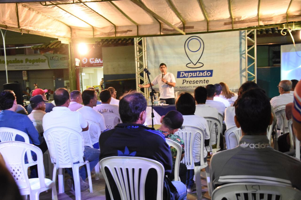 Lessa inicia projeto Deputado Presente