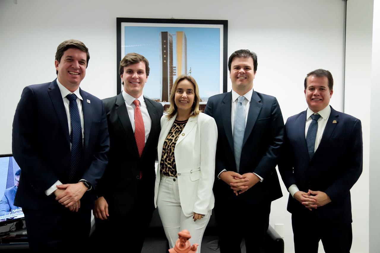 Presidente do PSDB de Pernambuco acompanha agendas com prefeitos em Brasília