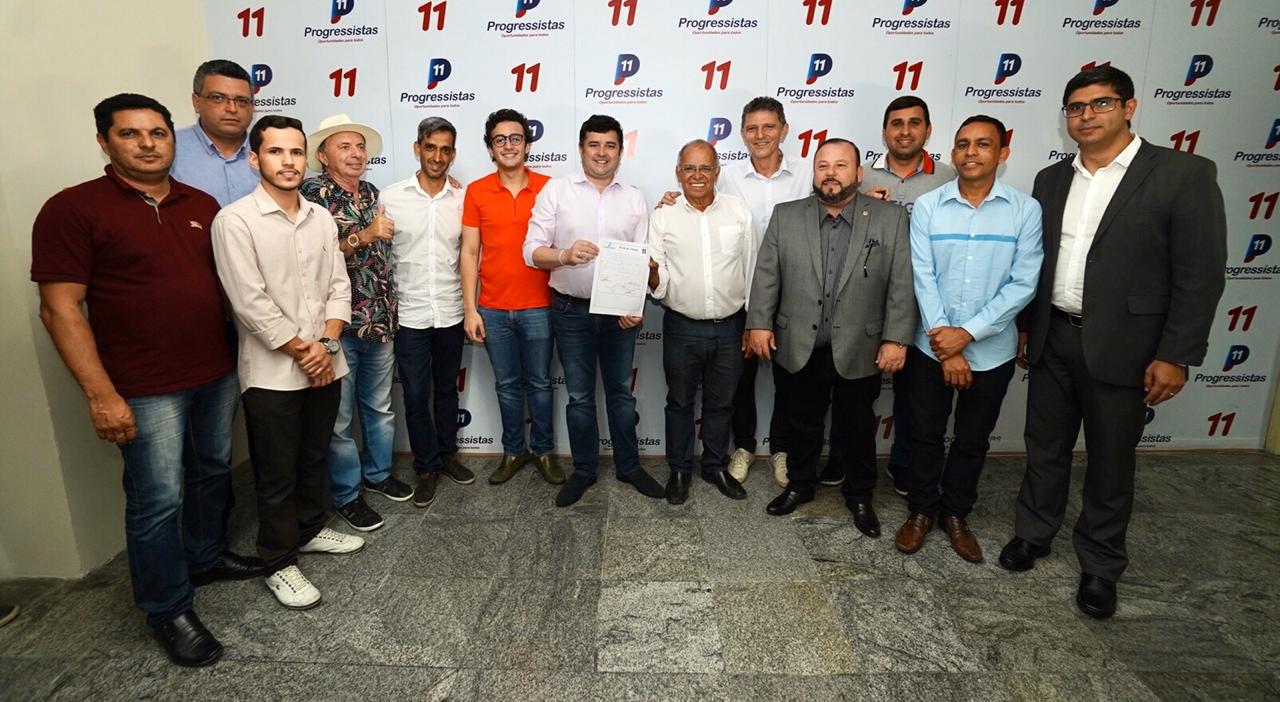 Fernando Aragão assume presidência do PP em Santa Cruz do Capibaribe e oficializa pré-candidatura