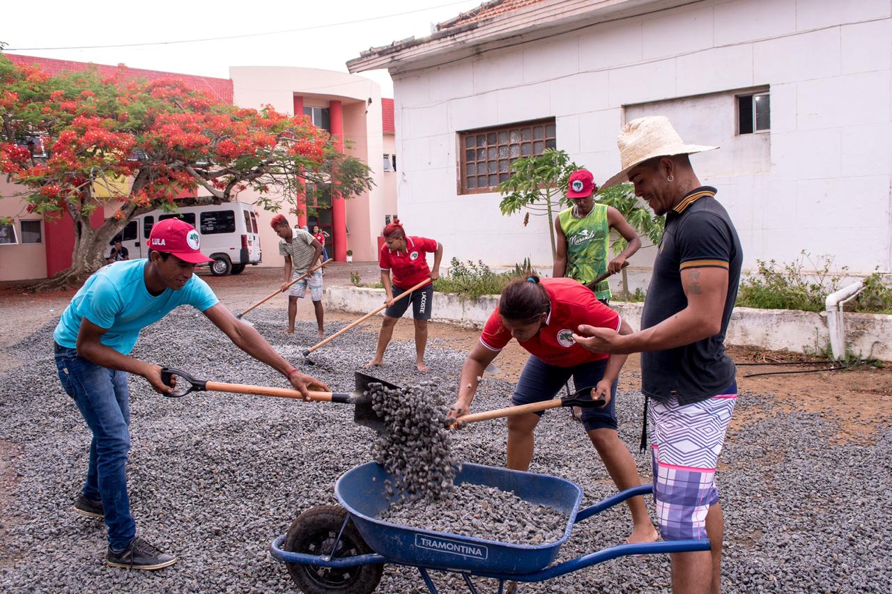 Deputada Teresa Leitão sai em defesa do MST