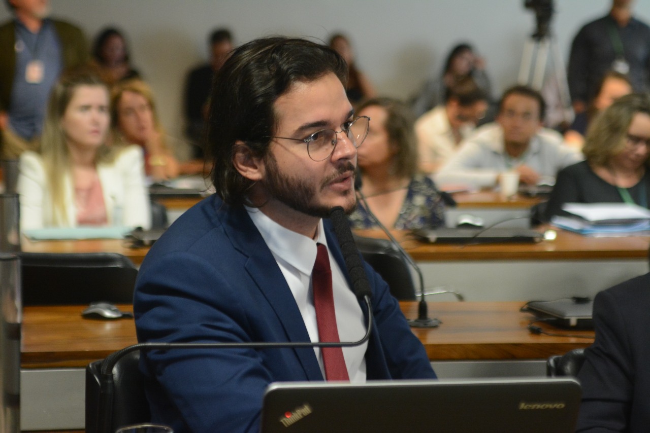 Túlio Gadêlha entre os parlamentares que compõem a CPMI das Fake News