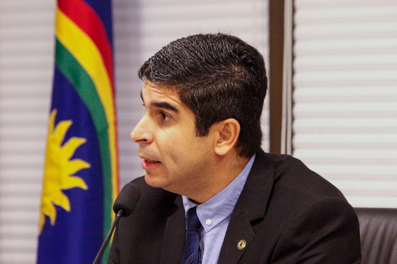 Lessa realiza audiência pública sobre transporte alternativo