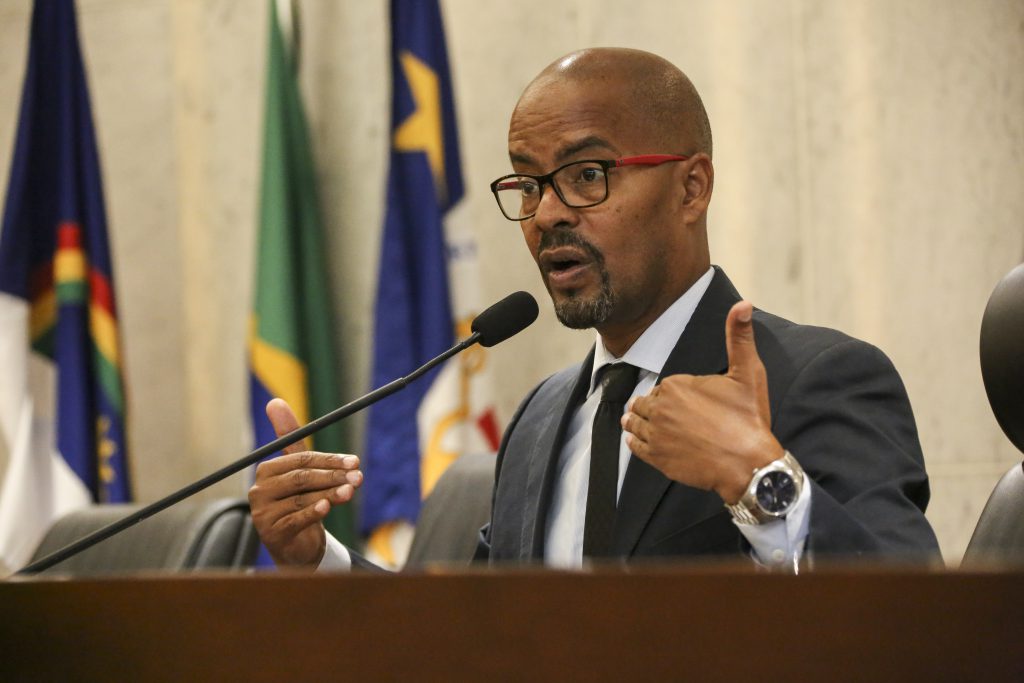 Edilson Silva anuncia data de filiação ao PCdoB