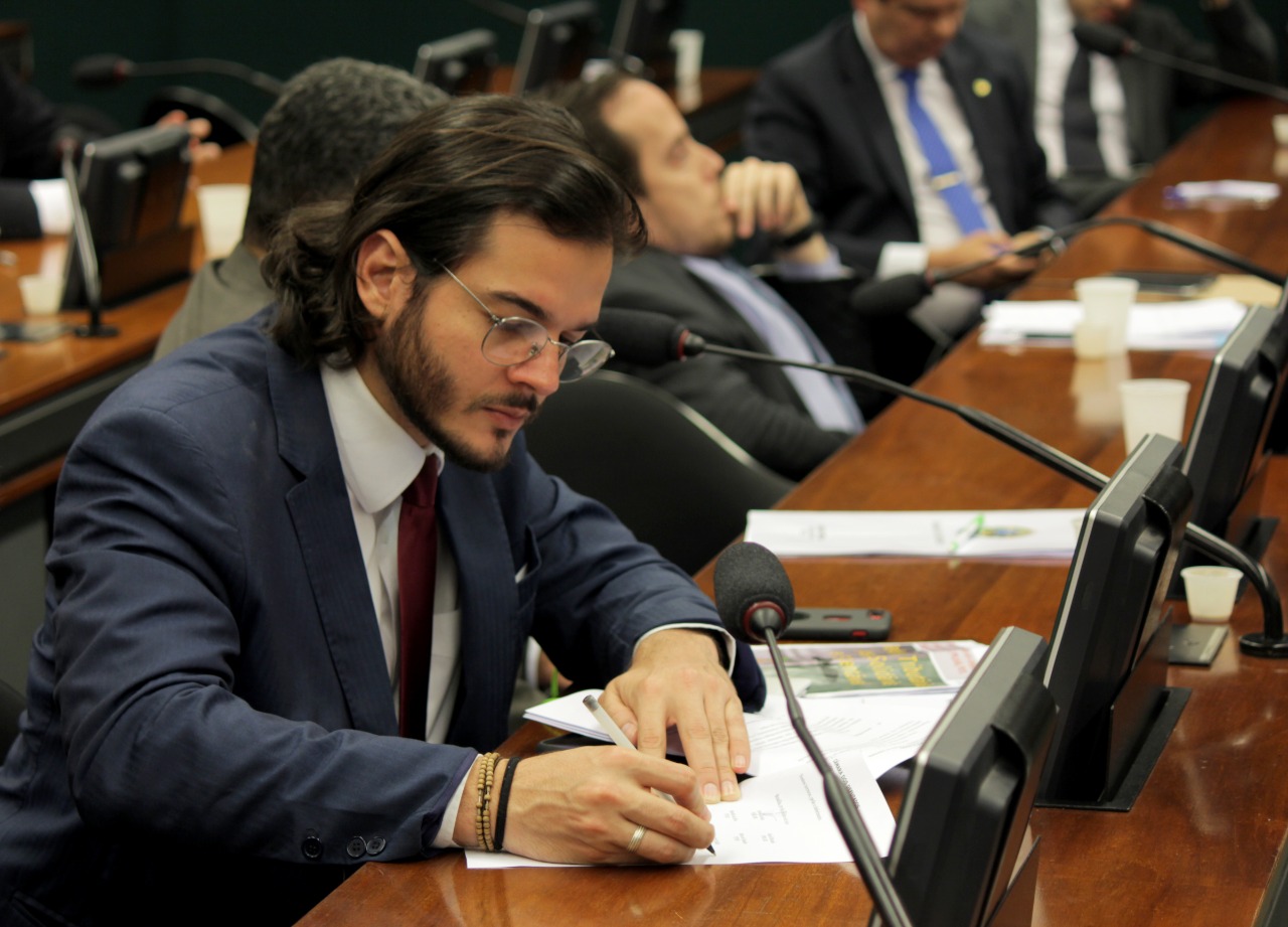 Após solicitação de Gadêlha, STF cobra explicações ao Governo de Pernambuco sobre créditos do VEM