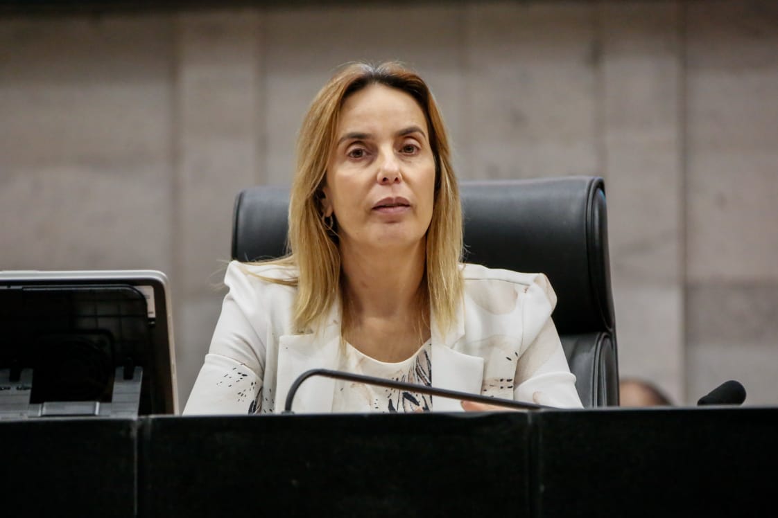 Através de audiência pública, deputada quer discutir petróleo no litoral nordestino