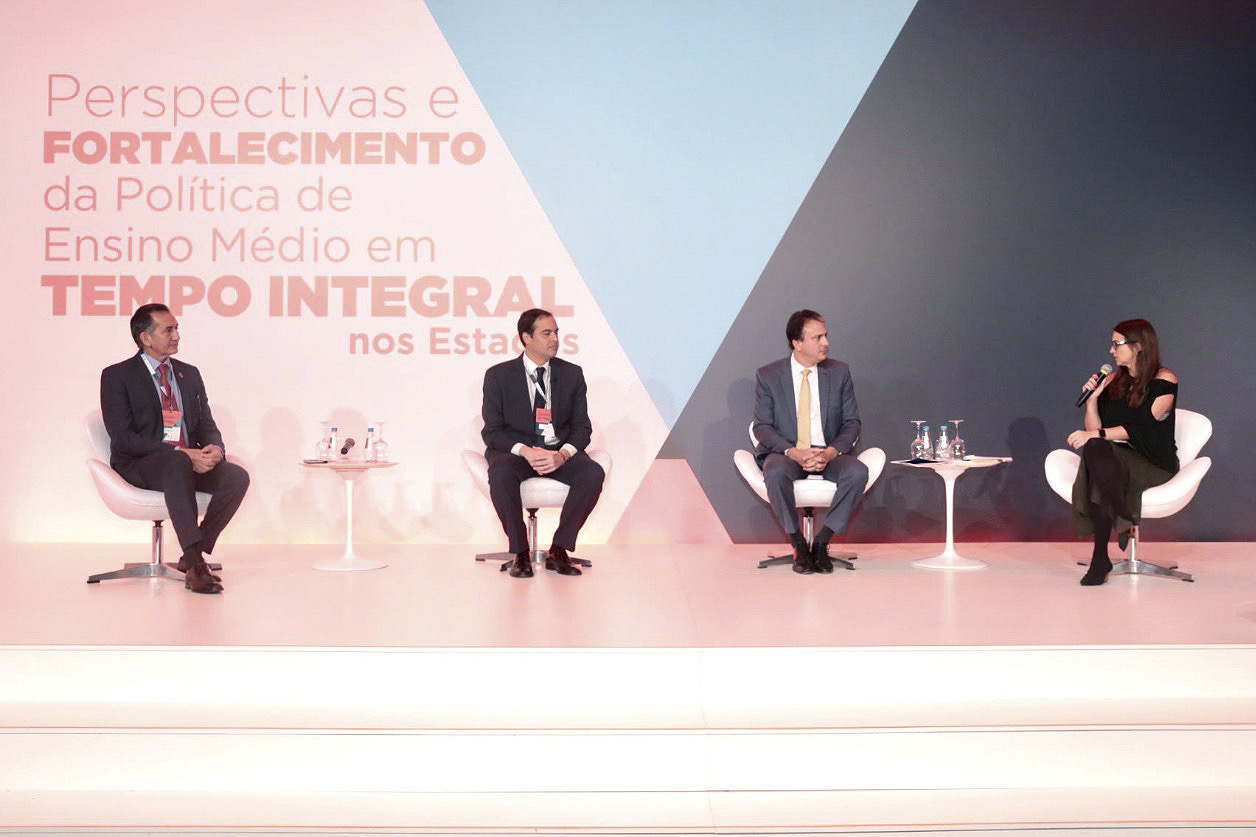 Paulo destaca avanços na Educação do Estado em seminário nacional