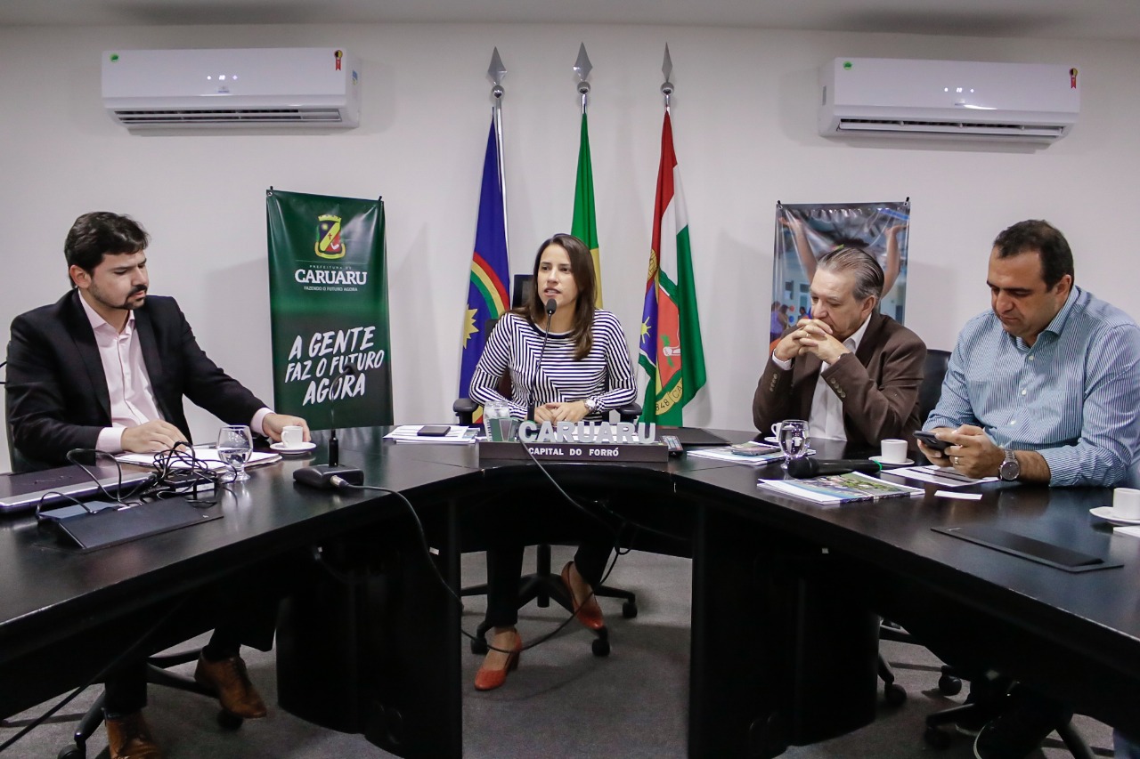 Raquel Lyra assina termo de compromisso com a rede de Governos Locais pela Sustentabilidade na América do Sul