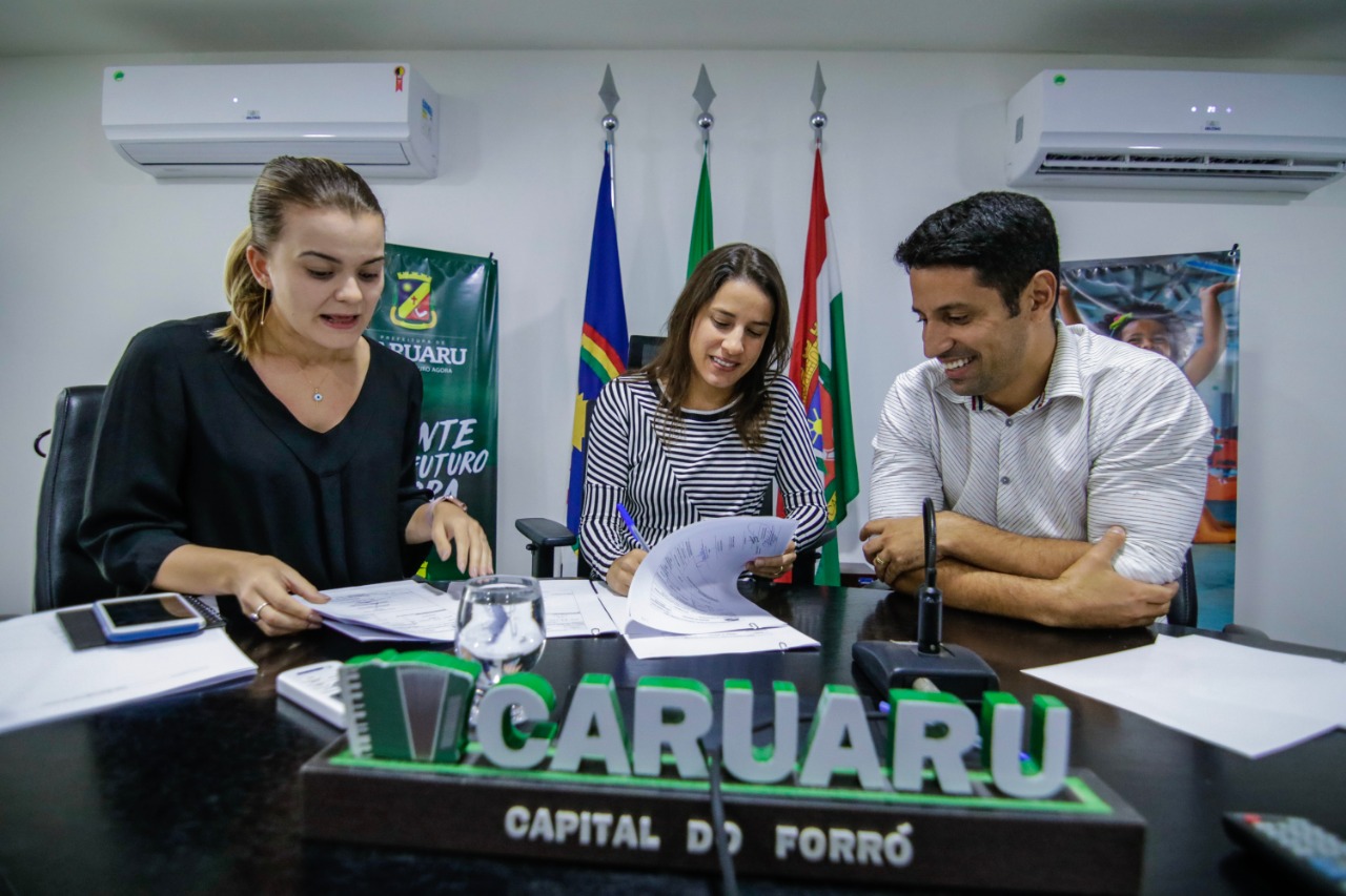 Raquel Lyra anuncia obras na zona urbana e rural de Caruaru