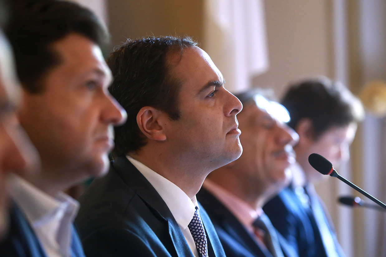 Paulo reúne prefeitos da RMR para discutir ações de combate ao coronavírus