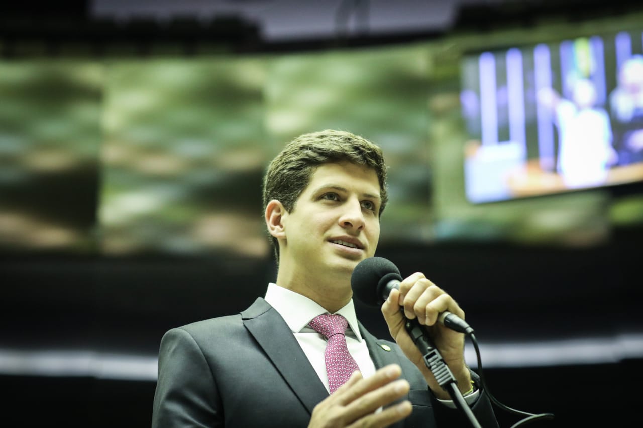 João Campos vai coordenar Comissão que monitora ações do MEC