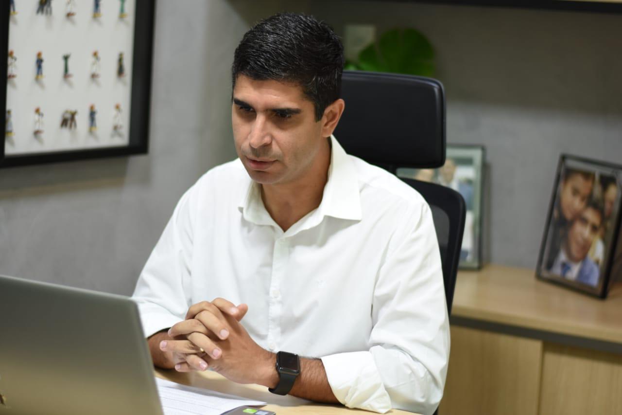 Lessa alerta sobre falta de equipamentos para profissionais