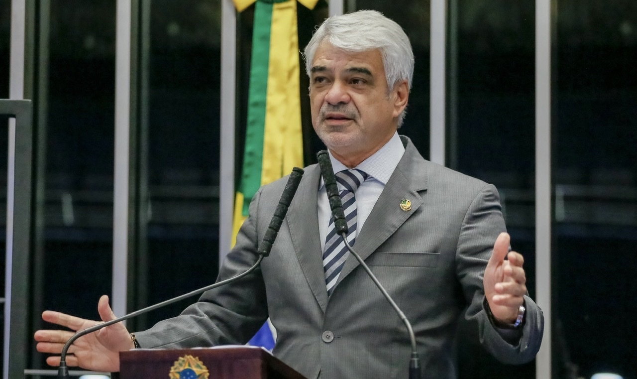 Humberto quer suspensão de impostos federais para a área da cultura