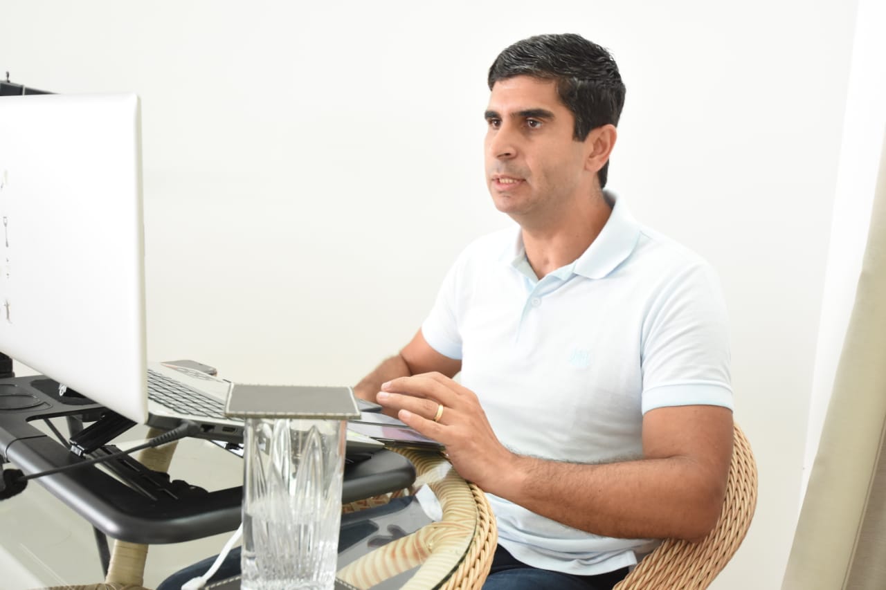 Lessa alerta para a transparência nos municípios pernambucanos