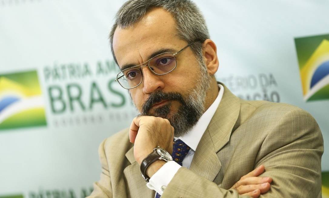 MEC decide adiar provas do Enem