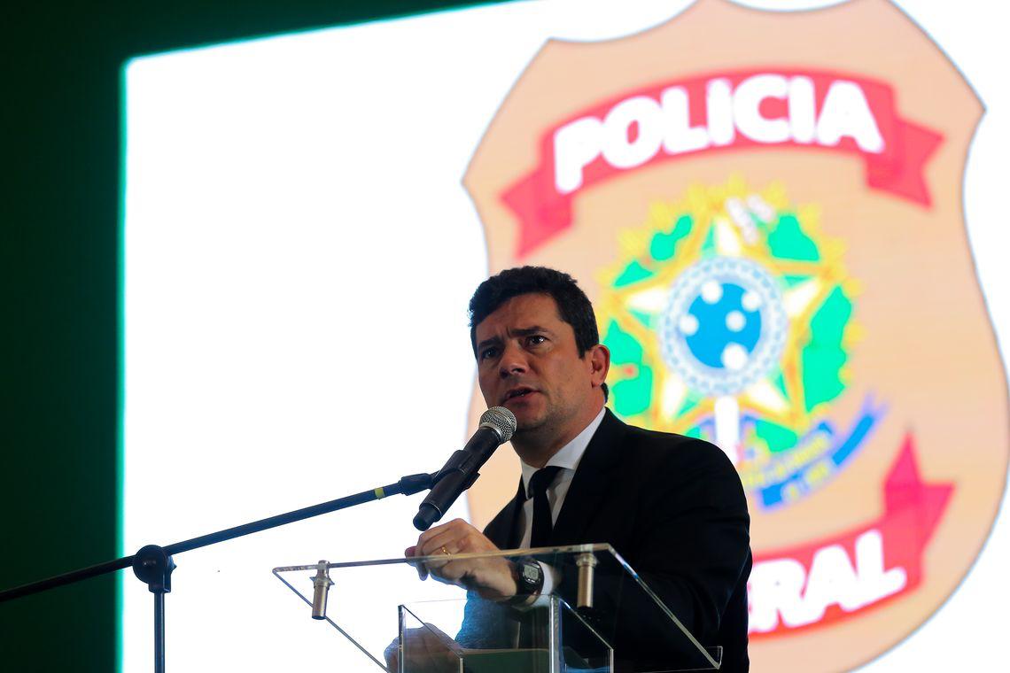 Governo confirma que Moro não assinou demissão de ex-diretor da PF