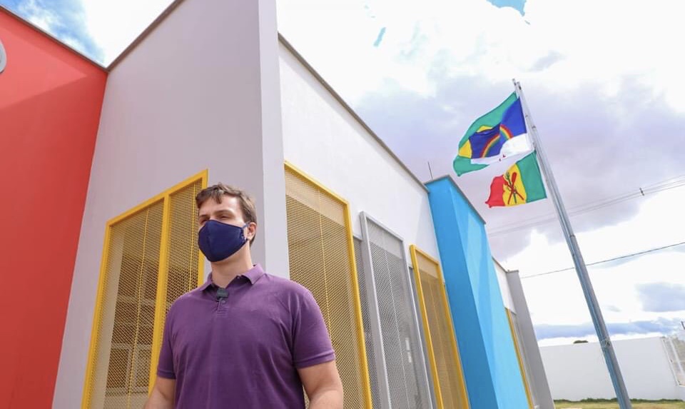 Miguel entrega nova creche em Petrolina