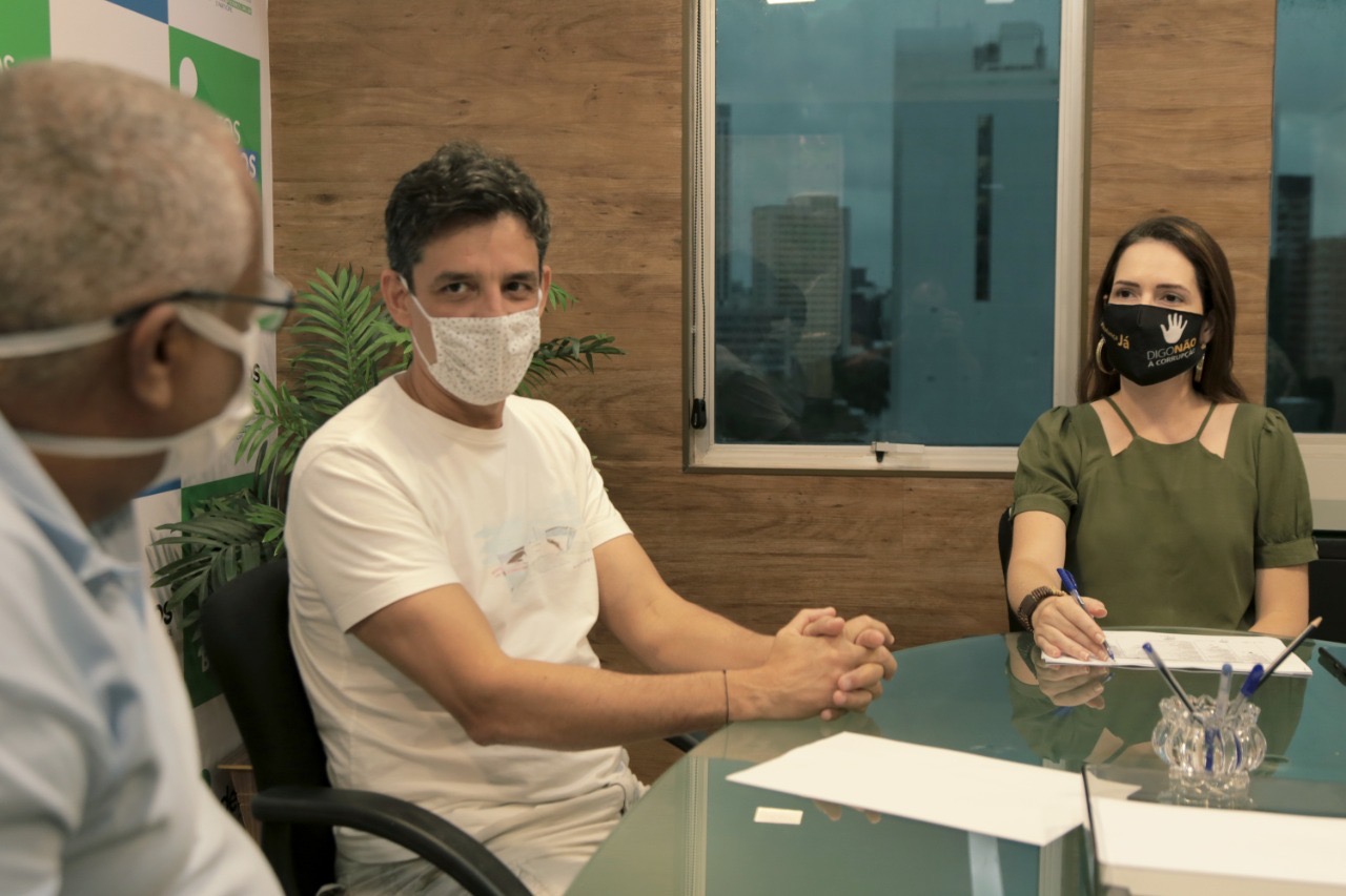 Delegada se reúne com lideranças para definir estratégias de campanha