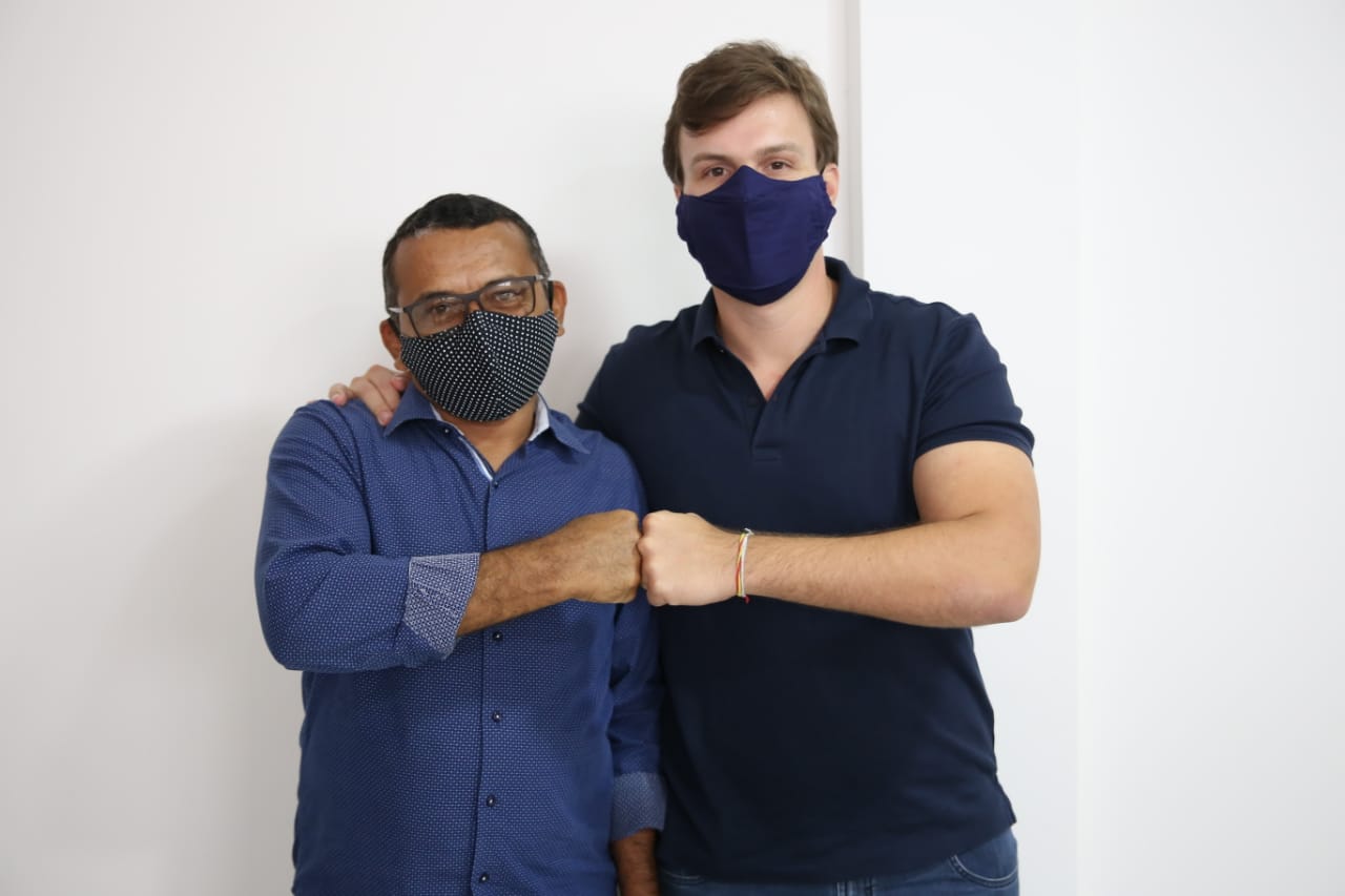 Em Petrolina, Miguel Coelho recebe apoio do Patriota