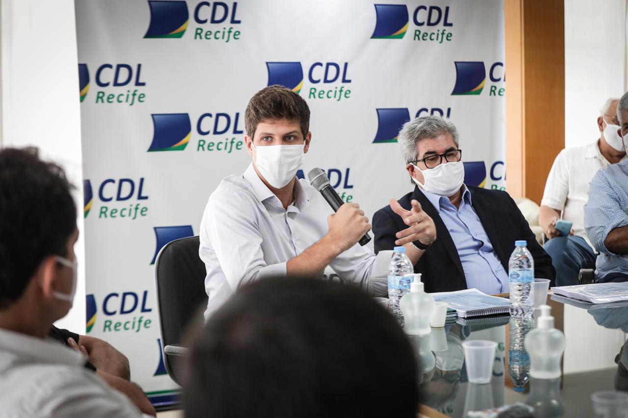 Na CDL, João Campos discute ações para a área central do Recife