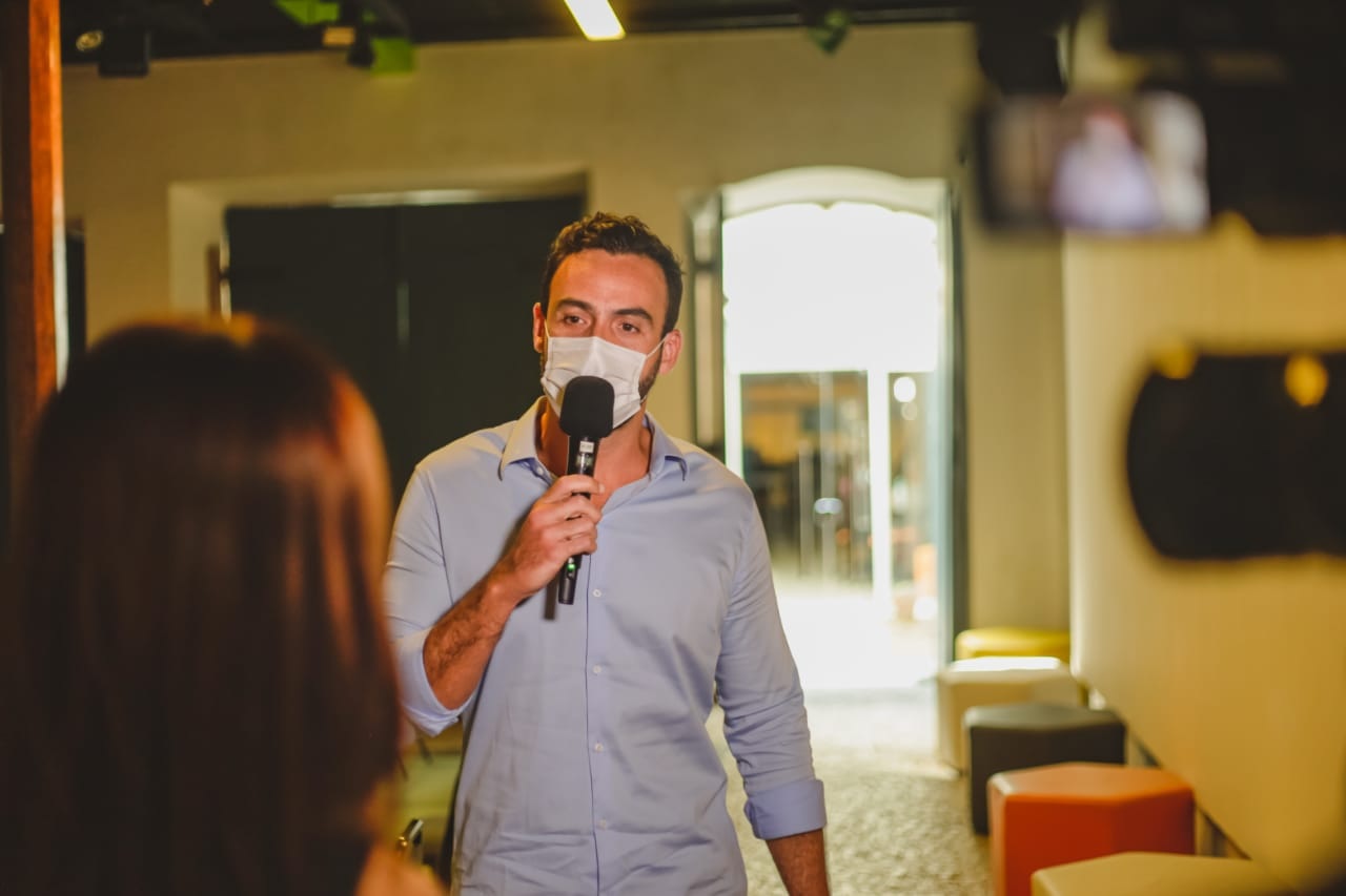 Carlos promete investir em tecnologia para reduzir violência no Recife