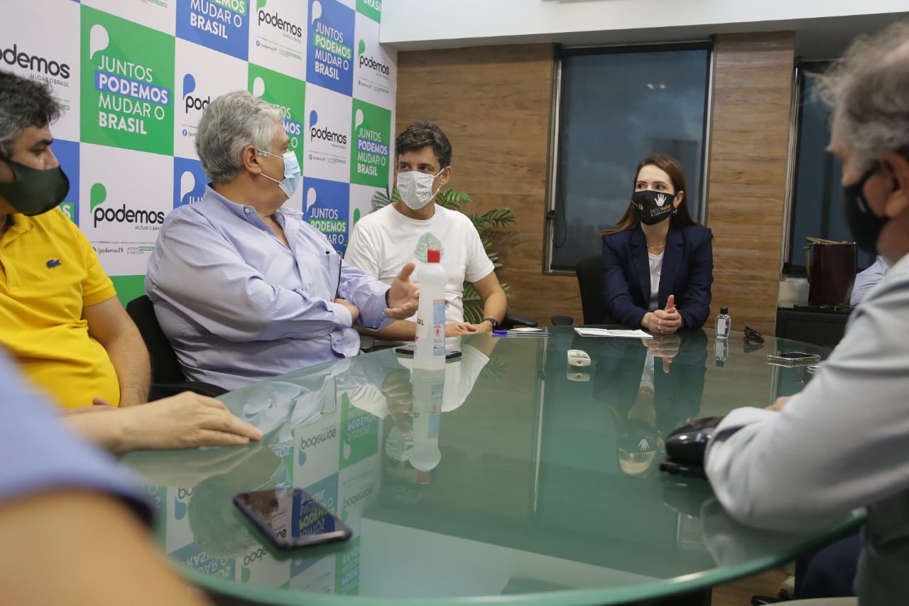 Patrícia Domingos se reúne com comerciantes do centro do Recife