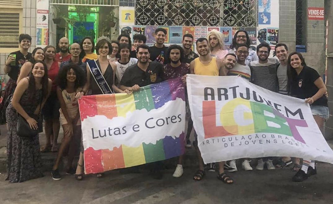 Lessa e Raquel não se comprometem com combate à LGBTfobia