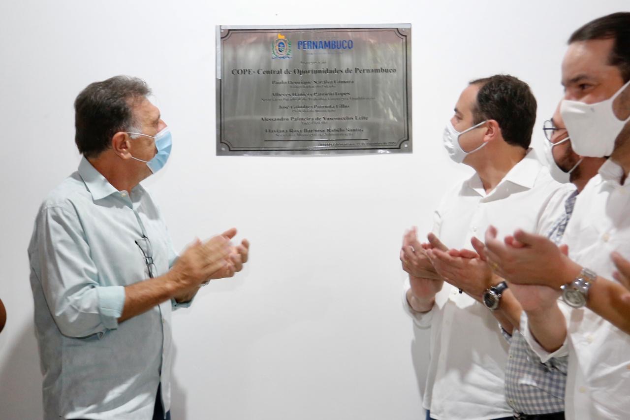 Paulo inaugura Central de Oportunidades em Afogados da Ingazeira