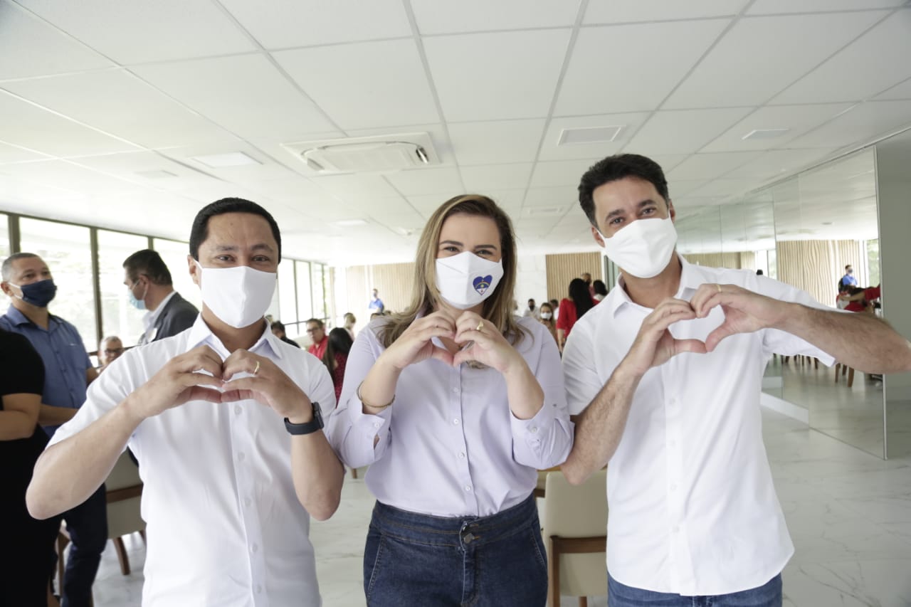 Marília lidera café da manhã com dezenas de lideranças evangélicas