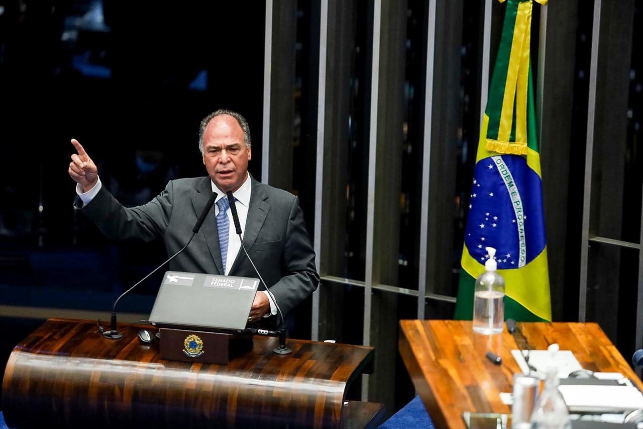 “Todos terão acesso gratuito à vacina”, diz Fernando Bezerra Coelho