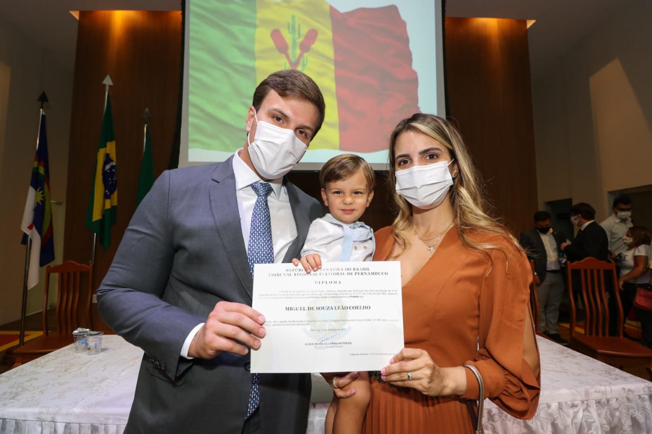 Diplomado, Miguel destaca combate à pandemia entre prioridades