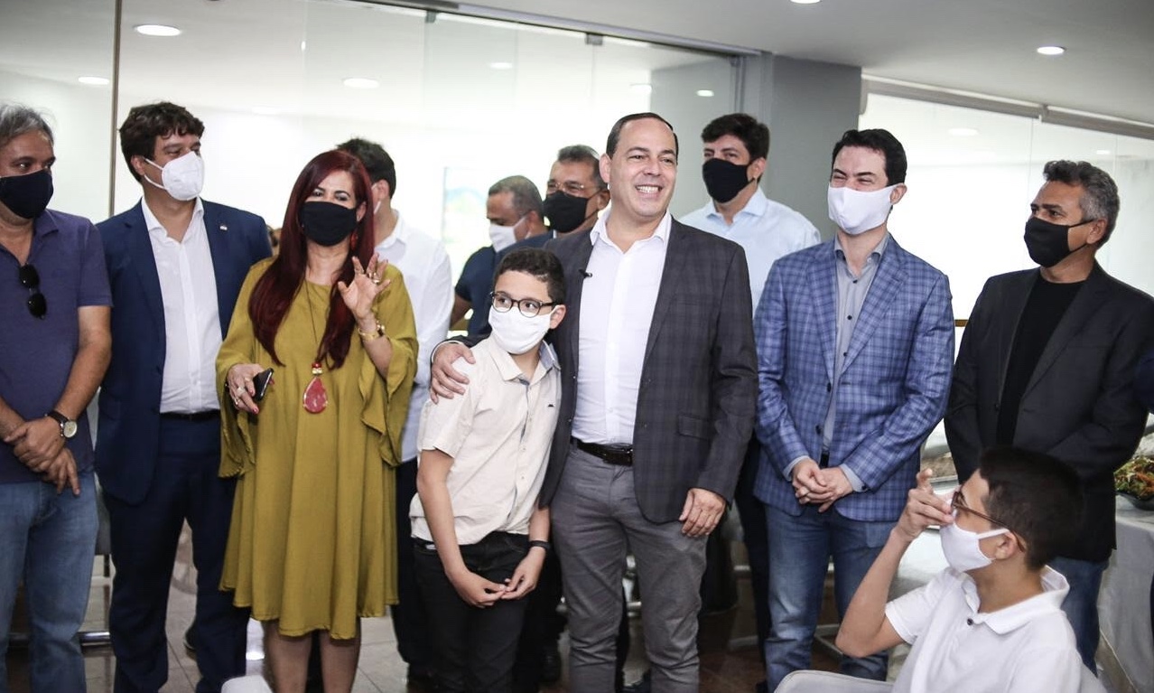 Sivaldo recebe homenagens em sua despedida na Alepe