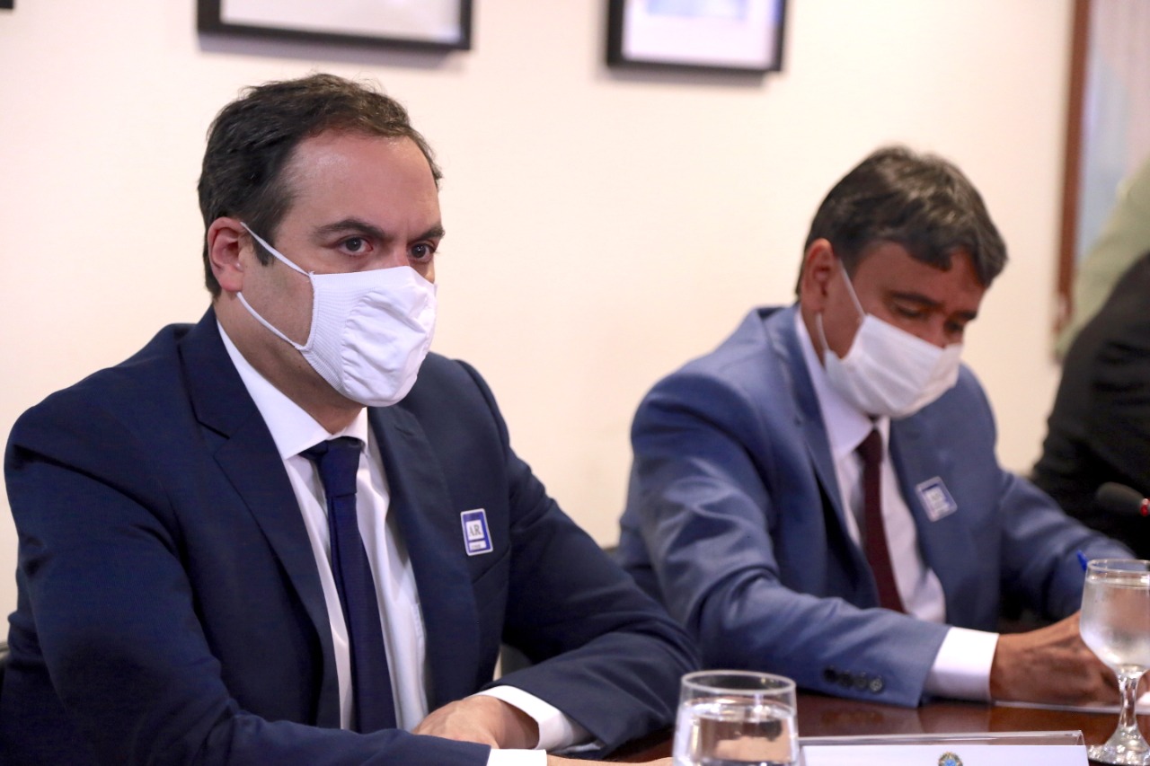 Paulo Câmara cobra plano de imunização para todos os brasileiros