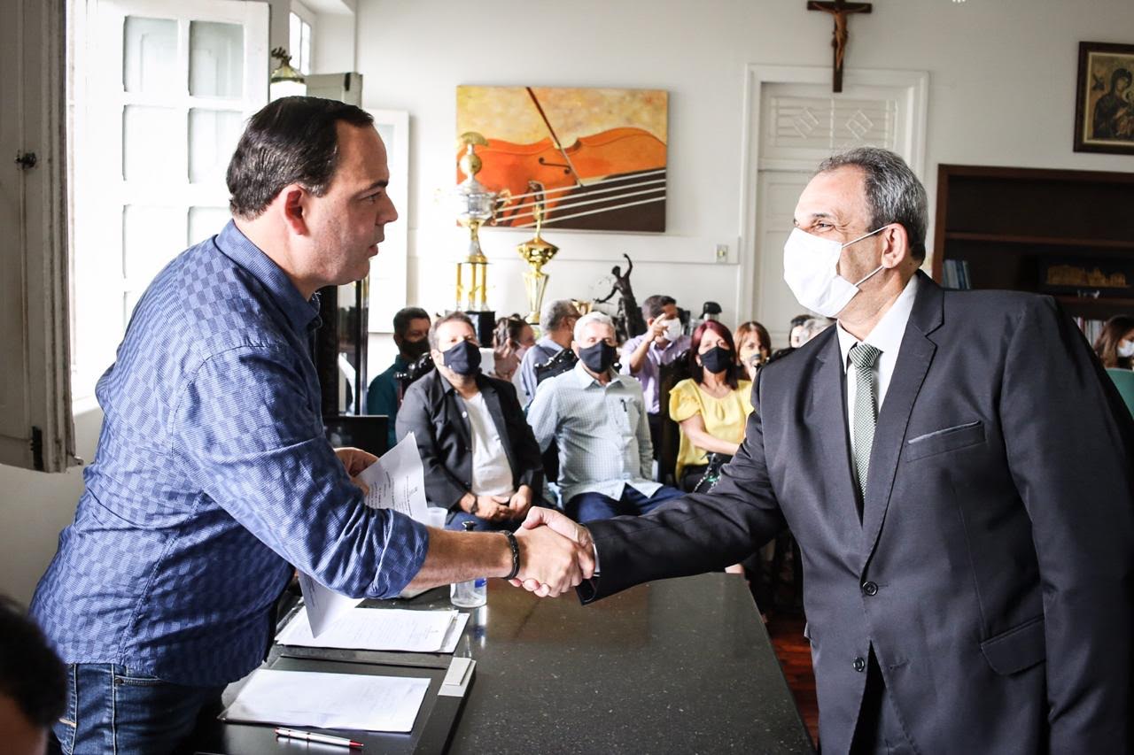 Sivaldo Albino empossa secretários em Garanhuns