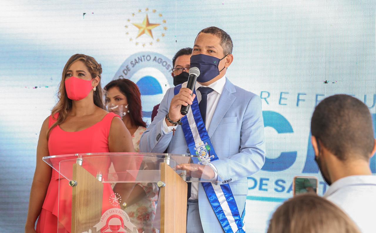 Keko do Armazém toma posse como prefeito do Cabo