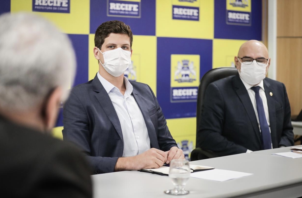 João Campos discute escritório conjunto com universidades