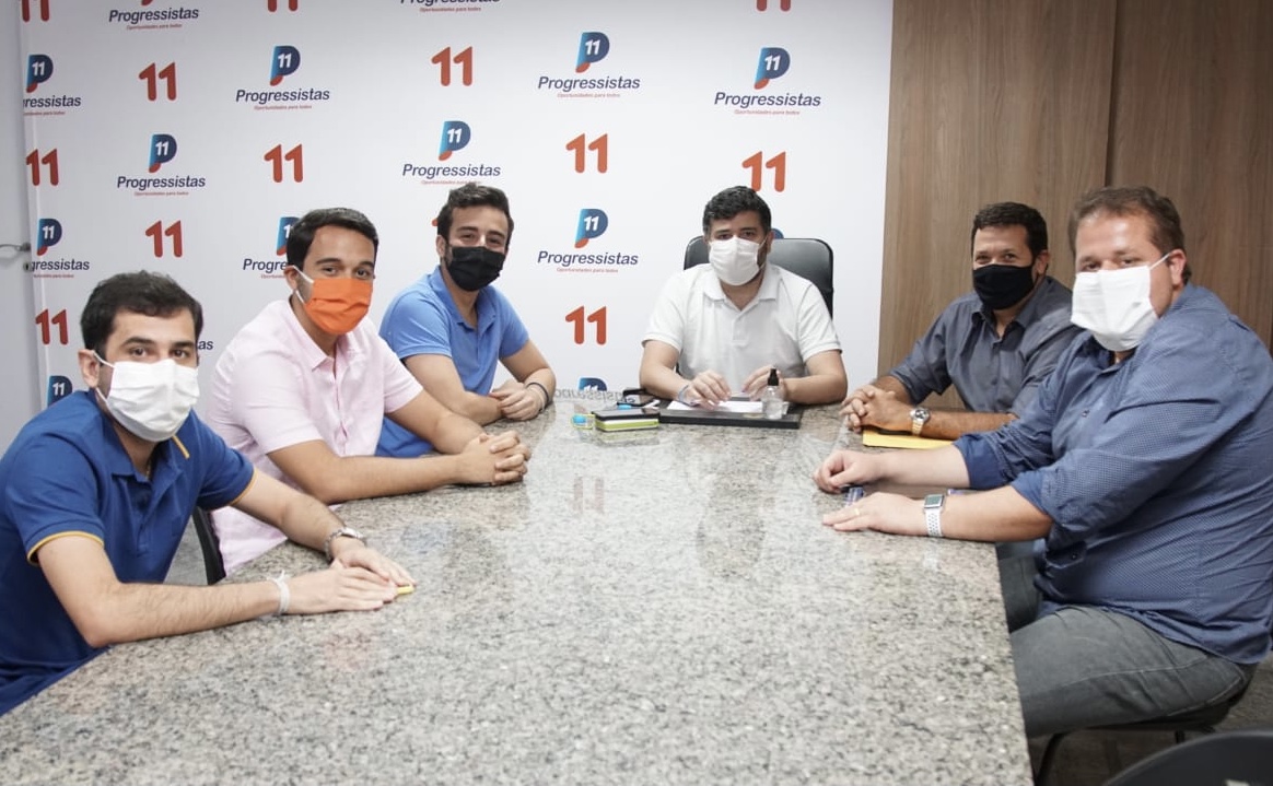 Eduardo da Fonte anuncia emendas para Palmares